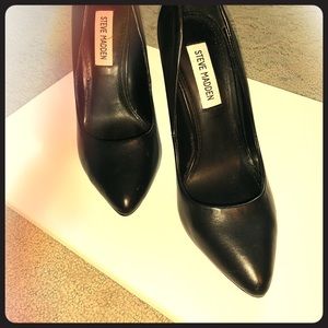 Steve Madden Daisie Dress Pump NWOT